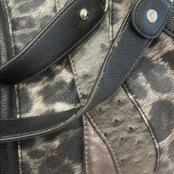 Carlos by Carlos Santana Red and Black Shoulder Bag - Picture 6 of 16